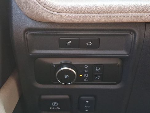 Used 2024 Ford Expedition Limited RWD image 30