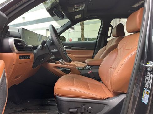 Used 2025 Kia Telluride EX X-Line AWD/4WD image 18