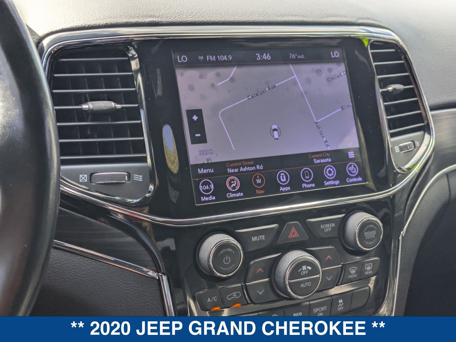 Used 2020 Jeep Grand Cherokee Limited AWD/4WD image 33