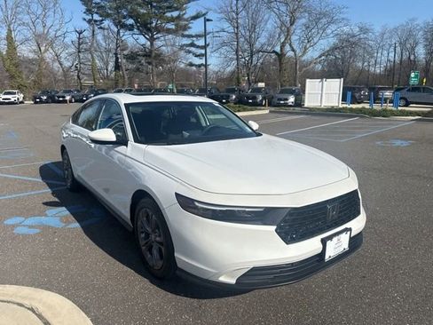Used 2023 Honda Accord EX image 10