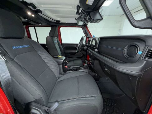 Used 2024 Jeep Wrangler Unlimited Rubicon 4xe w/ Convenience Group AWD/4WD image 8
