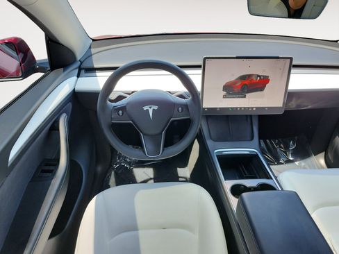 Used 2024 Tesla Model Y Long Range AWD/4WD image 10
