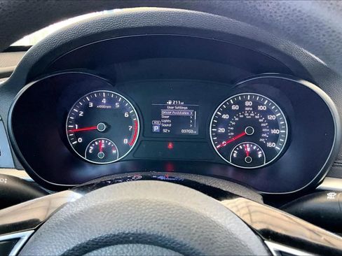 Used 2019 Kia Optima LX FWD image 12