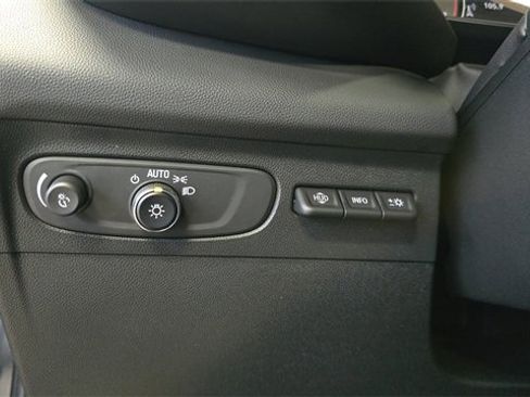 Used 2023 Buick Envision Avenir image 23