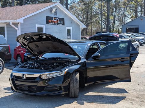 Used 2019 Honda Accord LX image 11
