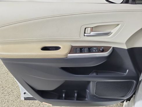 Used 2021 Toyota Sienna XLE FWD image 22