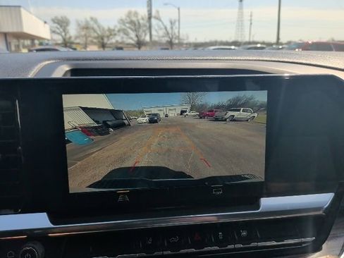 Used 2024 Chevrolet Silverado 2500 LT w/ Convenience Package image 26