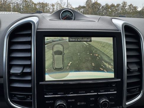 Used 2013 Porsche Cayenne image 25