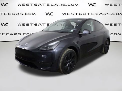 Used 2024 Tesla Model Y Long Range image 1