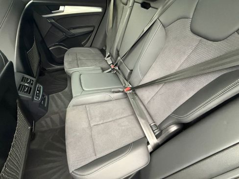 Used 2024 Audi Q5 e Prestige image 30