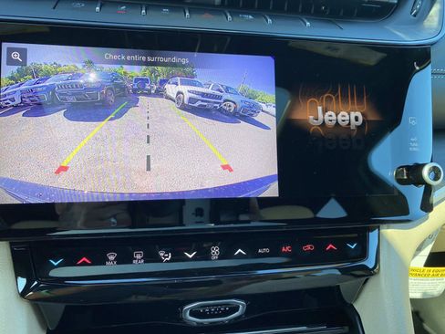 New 2027 Jeep Grand Cherokee Limited AWD/4WD image 12