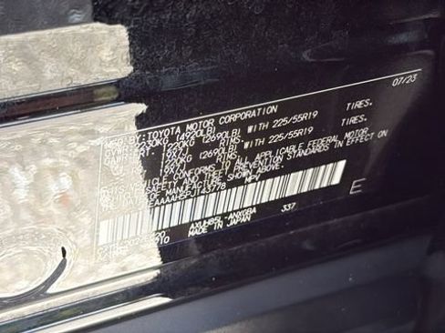 Used 2023 Toyota Venza XLE AWD/4WD image 28