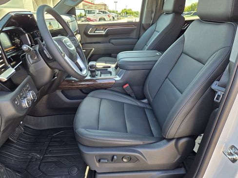 New 2026 GMC Sierra 1500 Elevation w/ Elevation Premium Package AWD/4WD image 8