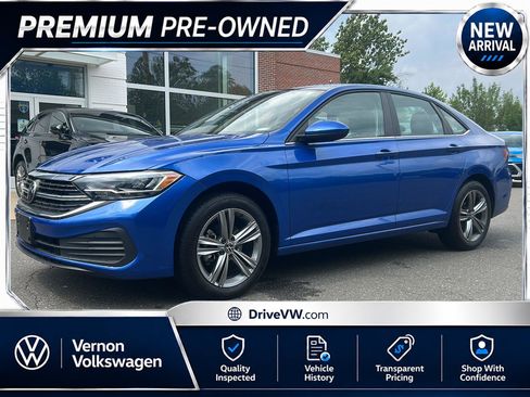 Certified 2023 Volkswagen Jetta SE FWD image 1
