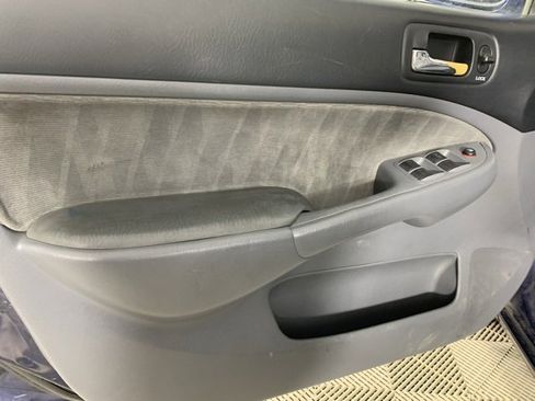 Used 2004 Honda Civic EX image 25