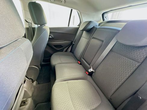 Used 2016 Chevrolet Trax LS FWD image 23