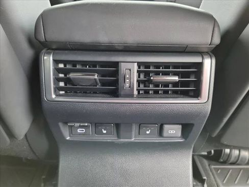 Used 2024 Lexus GX 550 AWD/4WD image 17