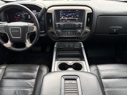 Used 2018 GMC Sierra 2500 Denali w/ Duramax Plus Package AWD/4WD image 10