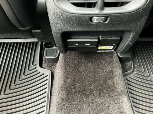 Used 2019 Jeep Cherokee Limited w/ Luxury Group image 24