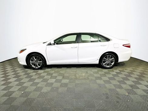 Used 2017 Toyota Camry SE FWD image 5