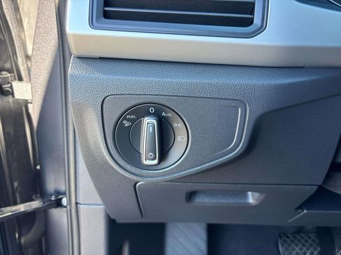 Used 2021 Volkswagen Atlas SE w/ Panoramic Sunroof Package image 22