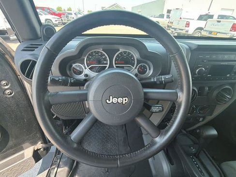 Used 2007 Jeep Wrangler Sahara w/ Dual Top Group AWD/4WD image 14