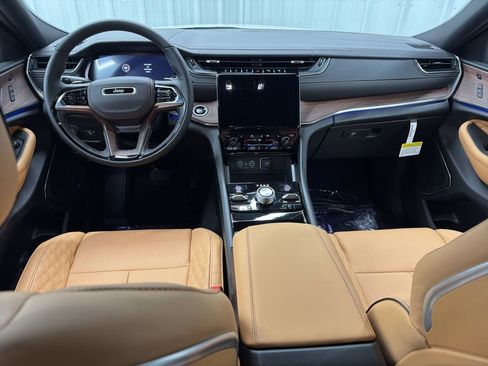 New 2025 Jeep Grand Cherokee L Summit w/ Advanced Protech Group IV image 20