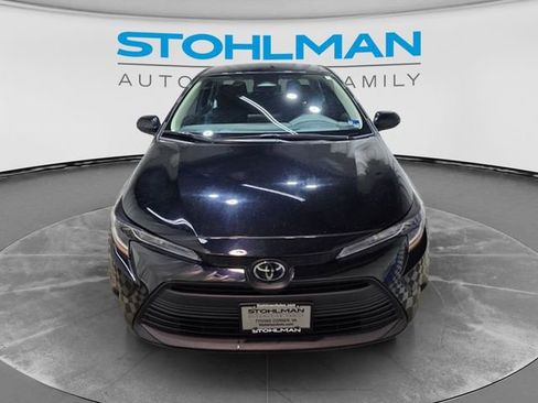 Used 2024 Toyota Corolla LE FWD image 2