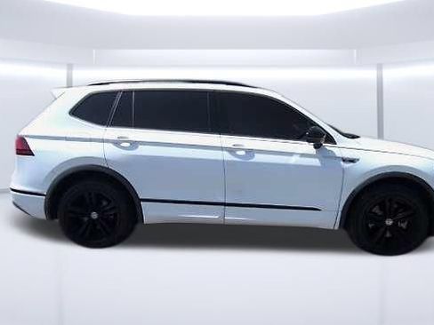 Used 2019 Volkswagen Tiguan SEL R-Line AWD/4WD image 35