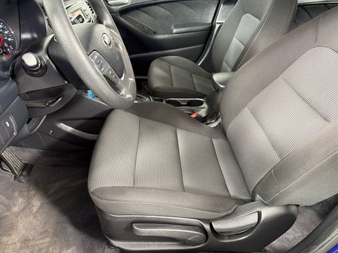 Used 2017 Kia Forte LX FWD image 12