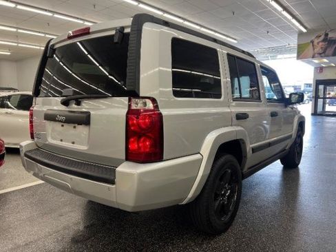 Used 2006 Jeep Commander 4WD image 4