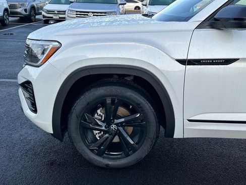 New 2026 Volkswagen Atlas Cross Sport SEL R-Line image 7