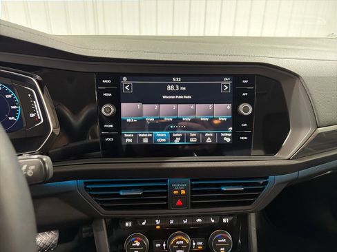 Used 2023 Volkswagen Jetta SEL image 27