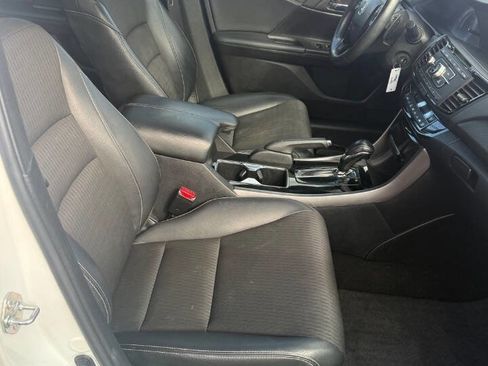 Used 2017 Honda Accord Sport image 22