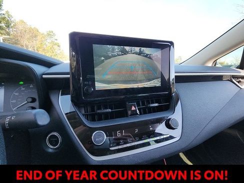 Used 2024 Toyota Corolla LE w/ LE Convenience Package image 24