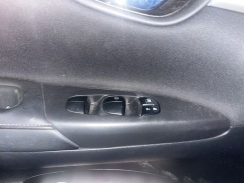 Used 2019 Nissan Sentra S image 12