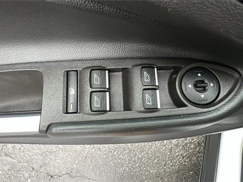 Used 2019 Ford Escape SE image 23