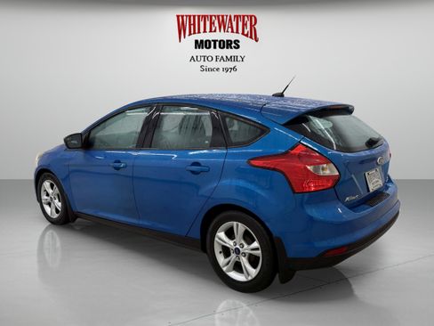 Used 2014 Ford Focus SE w/ SE Winter Package image 2