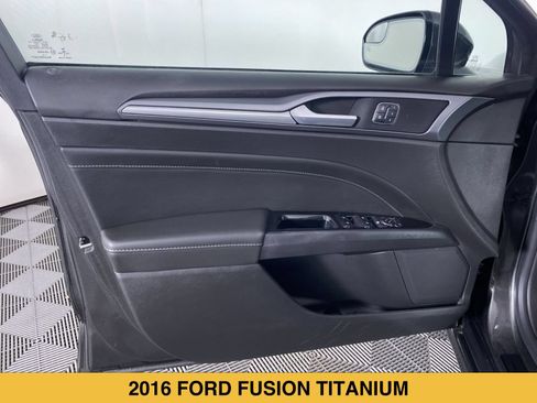 Used 2016 Ford Fusion Titanium FWD image 13