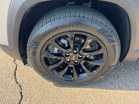 Used 2026 GMC Terrain Elevation w/ Black Edition FWD image 8
