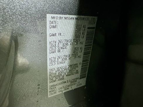 Used 2024 Nissan Titan SV w/ SV Convenience Package image 28