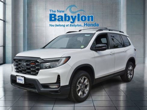 Used 2023 Honda Passport TrailSport image 1