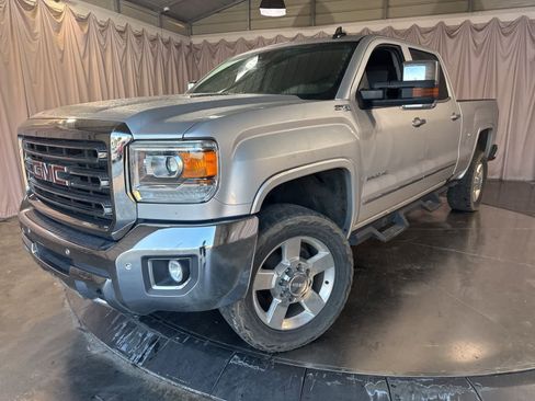Used 2016 GMC Sierra 2500 SLT w/ Duramax Plus Package image 9