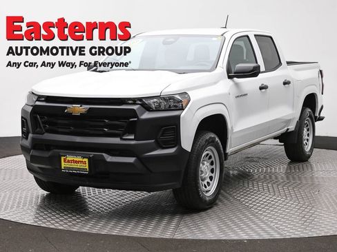 Used 2024 Chevrolet Colorado W/T RWD image 1