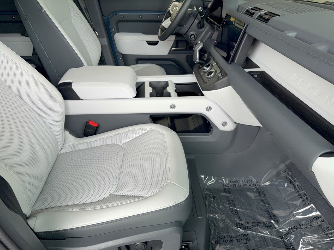 Certified 2025 Land Rover Defender 110 S AWD/4WD image 30