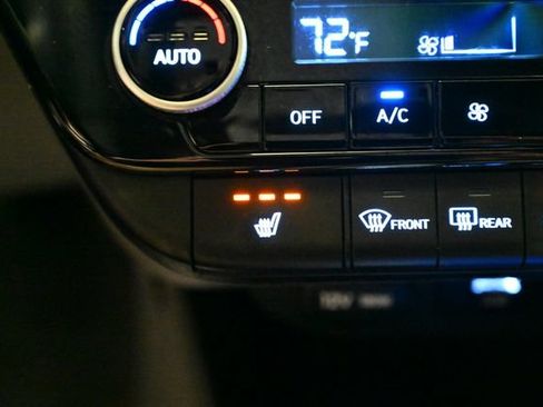 Used 2022 Hyundai Elantra SEL w/ Convenience Package FWD image 29