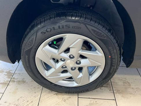 Used 2026 Hyundai Kona SE image 13