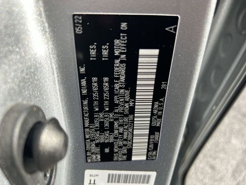 Used 2022 Toyota Highlander L image 28