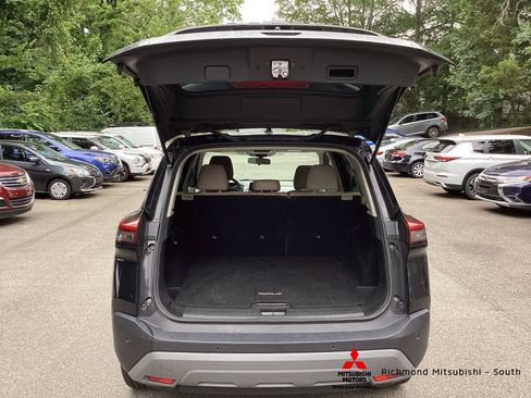 Used 2023 Nissan Rogue SV FWD image 16
