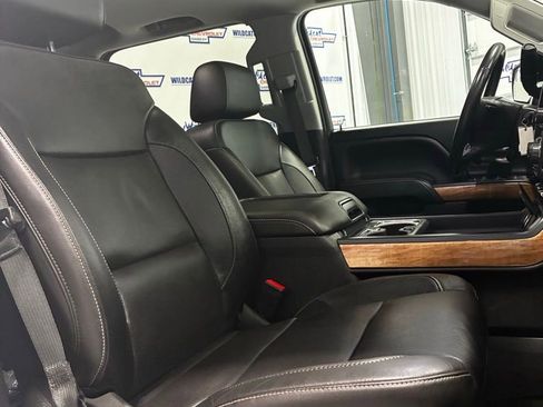 Used 2018 Chevrolet Silverado 1500 LTZ w/ Sport Package AWD/4WD image 37